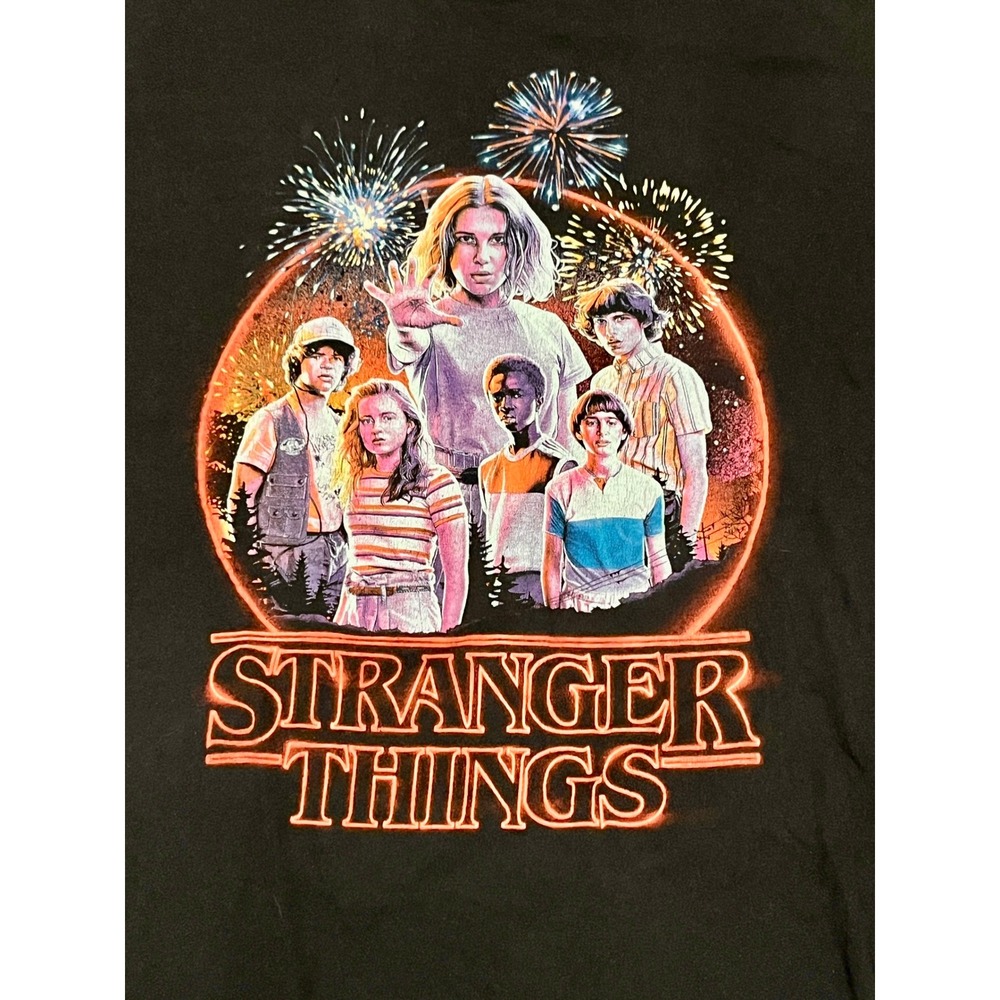 Stranger Things Season 3 T-Shirt XL Black Neon Fireworks Eleven Mike Graphic Tee